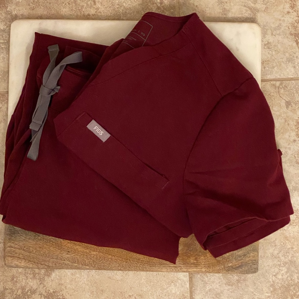 Figs XS Burgundy scrub top and bottom